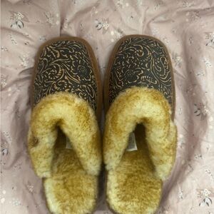 Ariat Brown and Cream Slippers with Floral Pattern